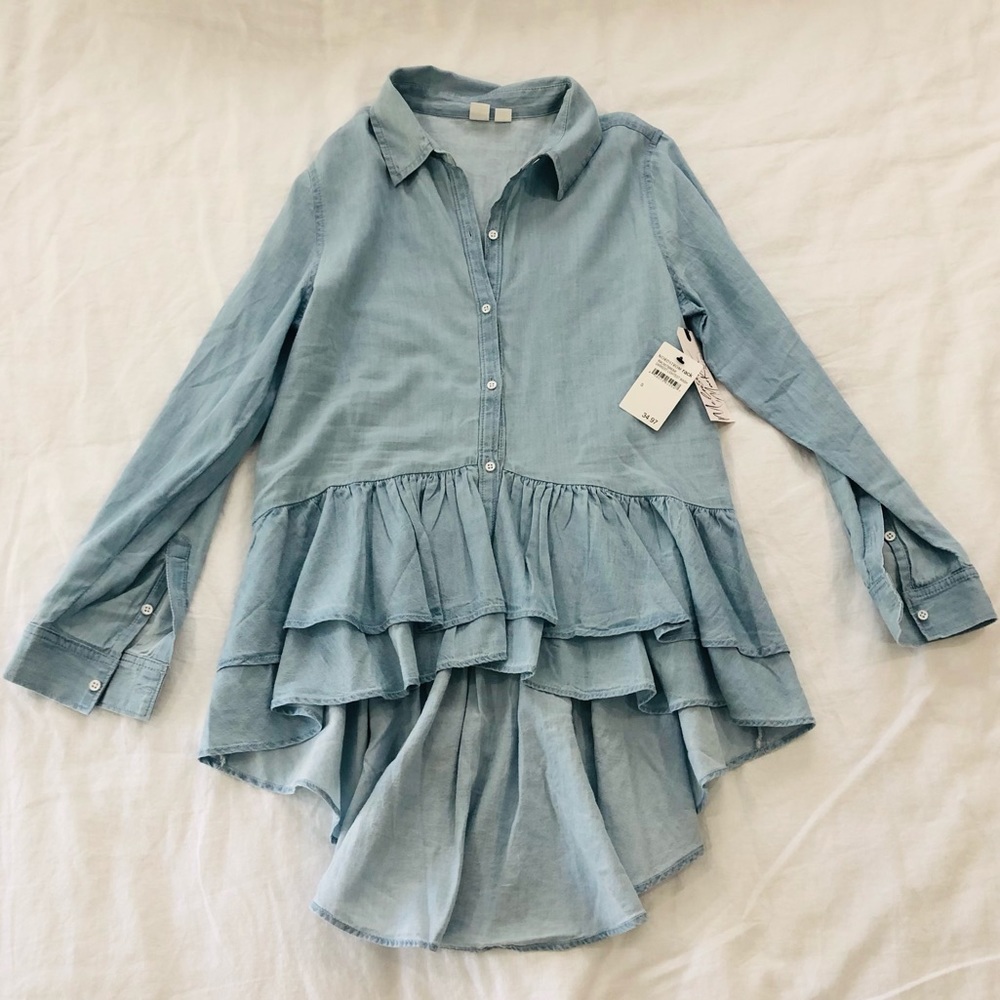 Melrose and Market NWT Ruffle Denim Top Size S